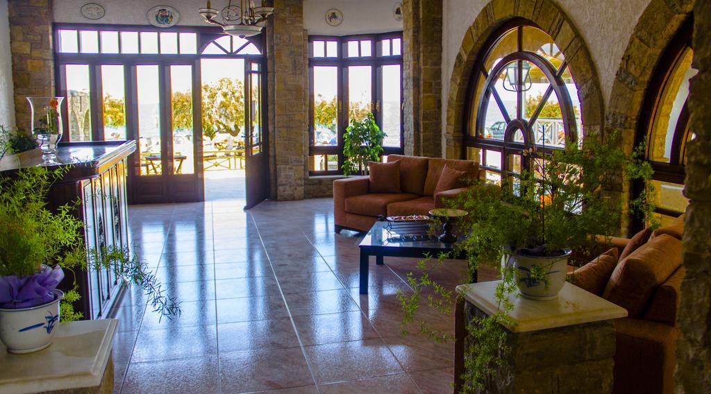 Hesperia Hotel Karlovassi Bagian luar foto