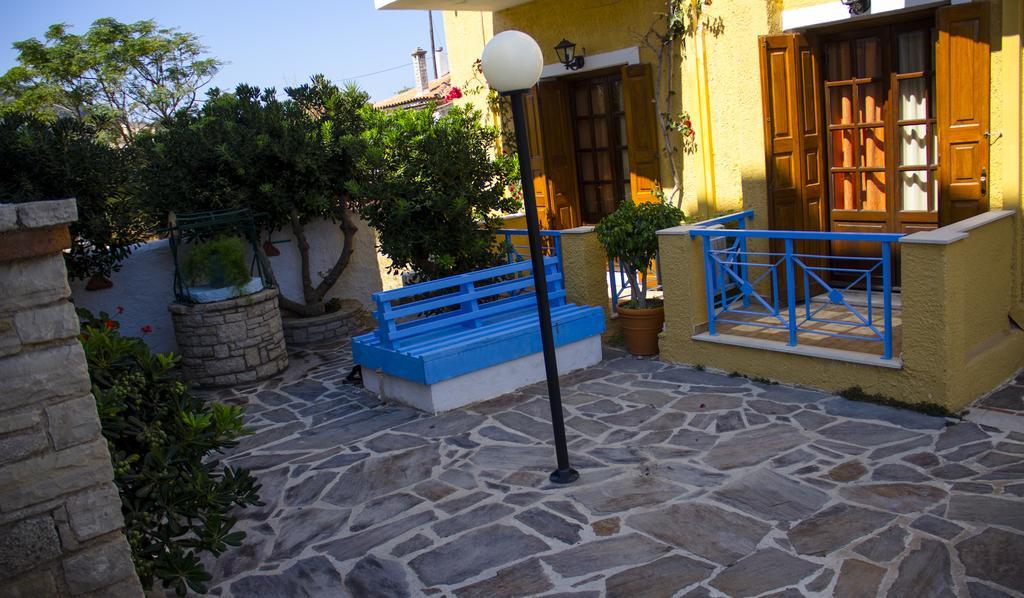 Hesperia Hotel Karlovassi Bagian luar foto