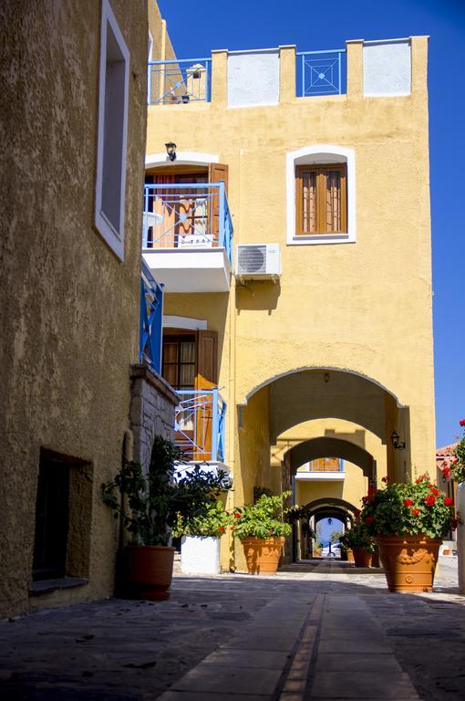 Hesperia Hotel Karlovassi Bagian luar foto