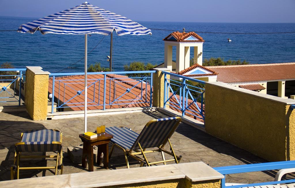 Hesperia Hotel Karlovassi Bagian luar foto