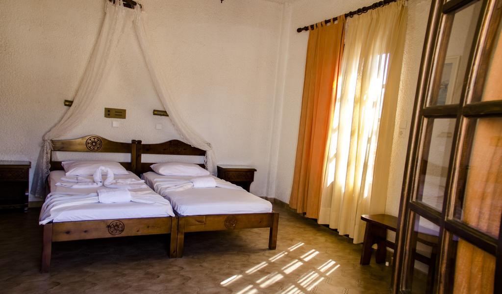 Hesperia Hotel Karlovassi Ruang foto
