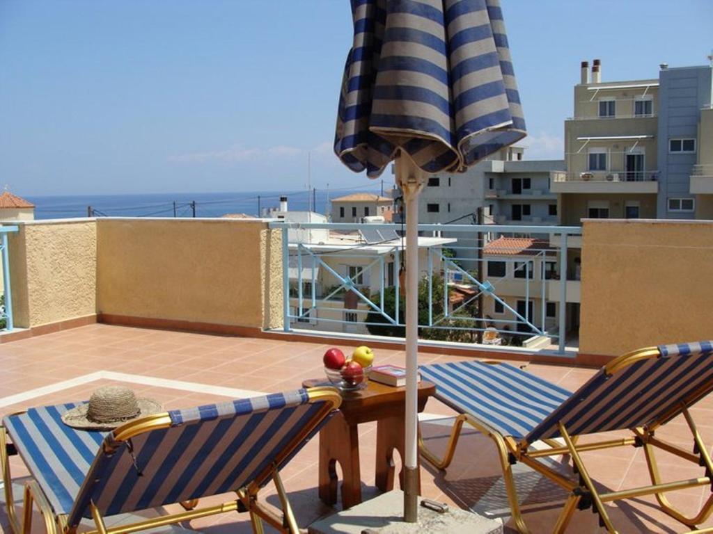 Hesperia Hotel Karlovassi Bagian luar foto